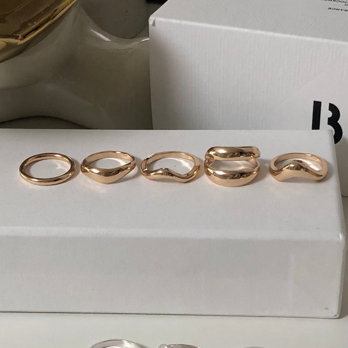 5-in-1 wave layered ring set