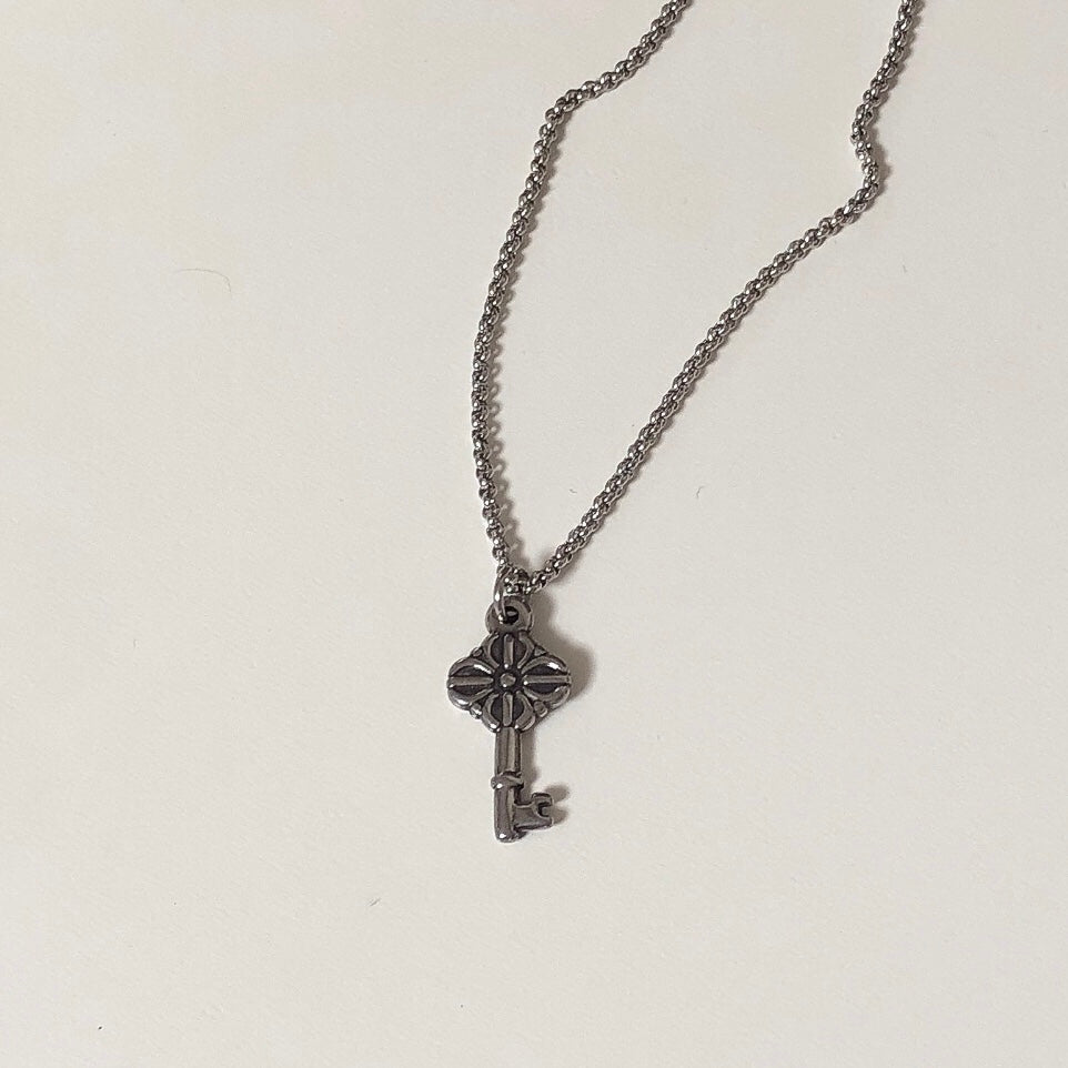 [surgical steel] unisex key necklace