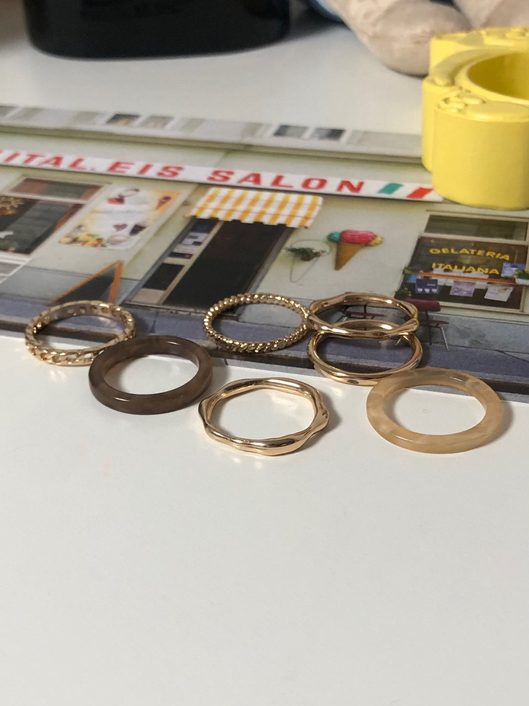 7-in-1 acrylic layered ring set
