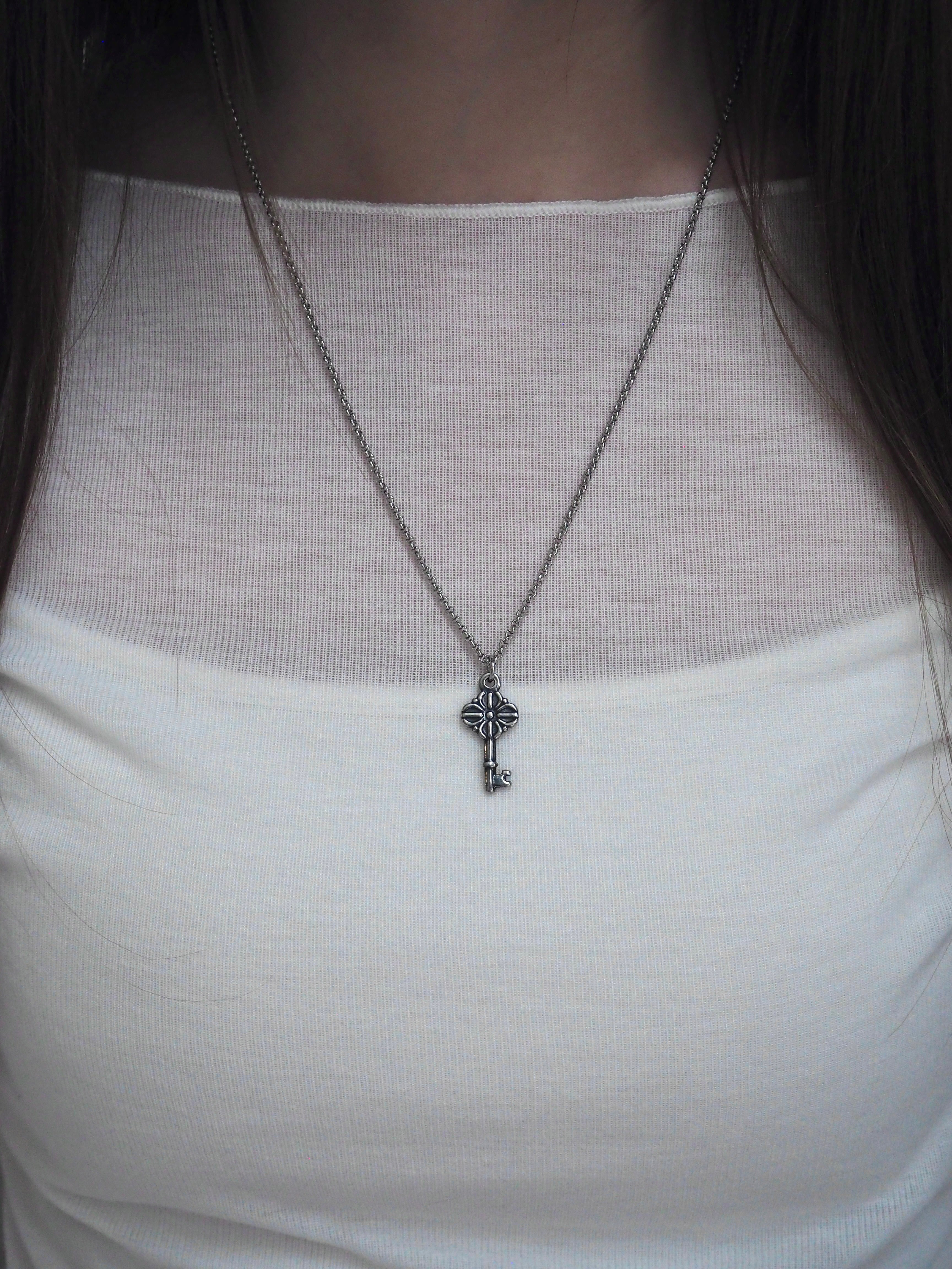 [surgical steel] unisex key necklace