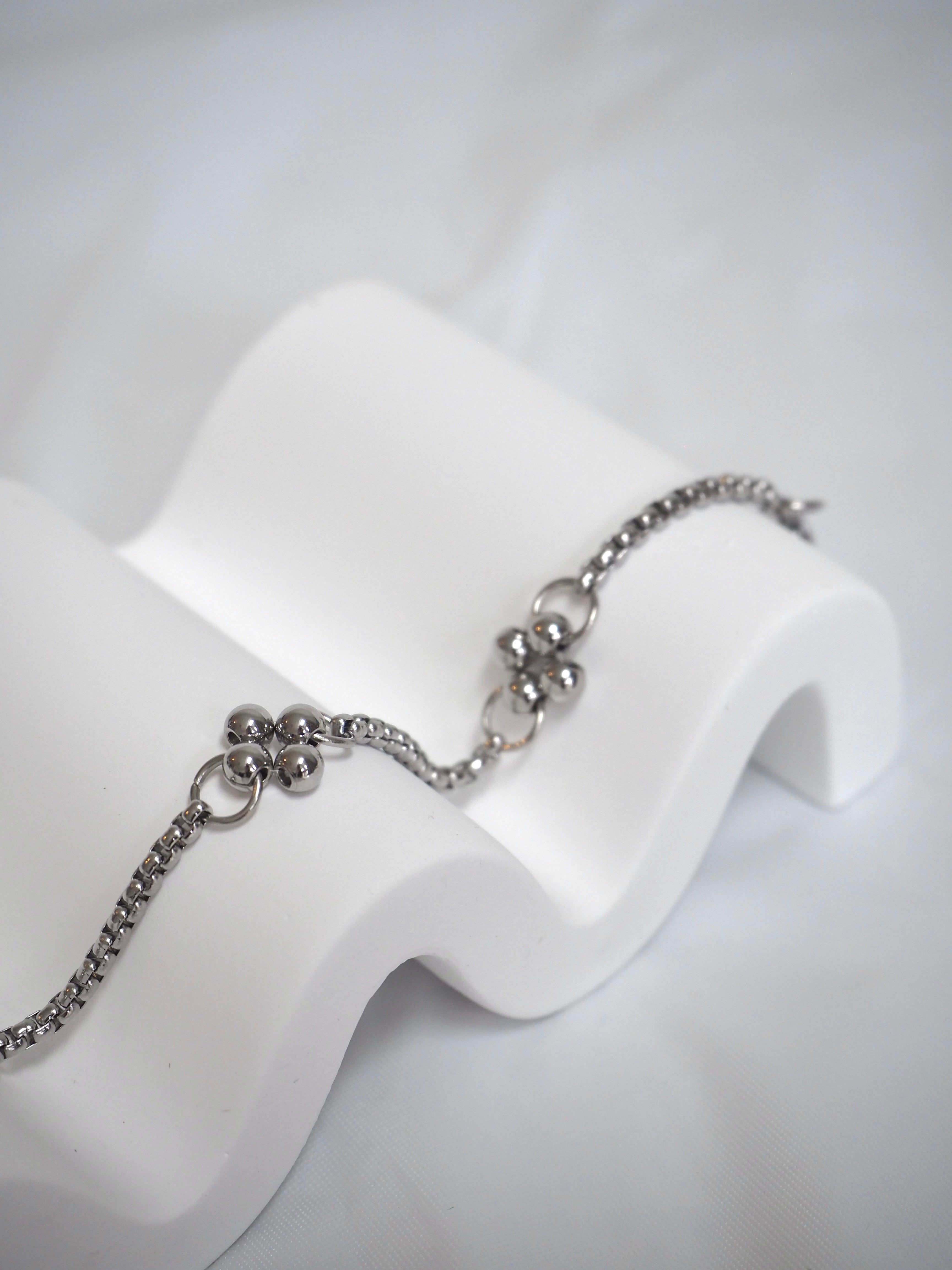 [surgical steel] clover ball bracelet