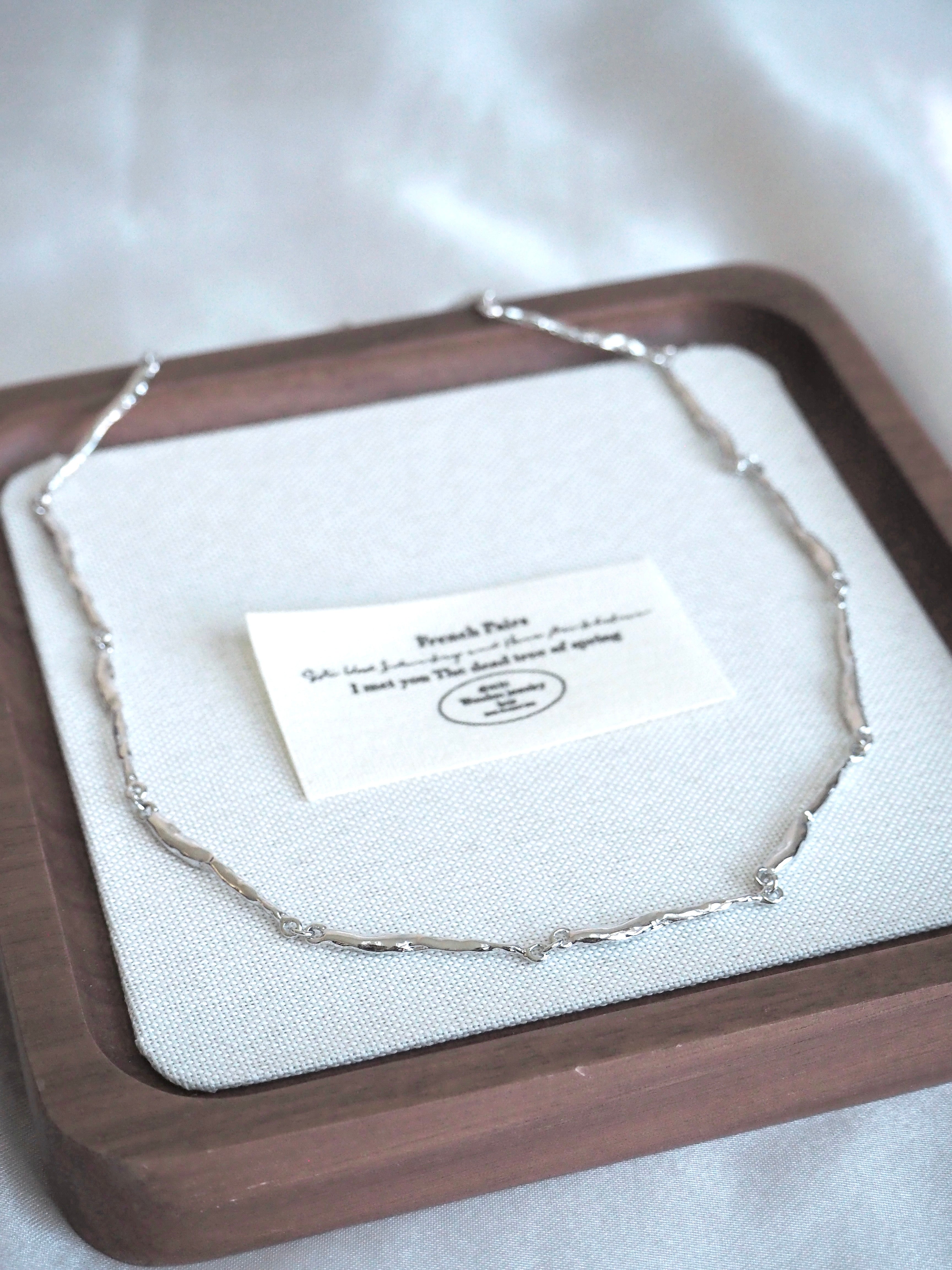 simple bar necklace