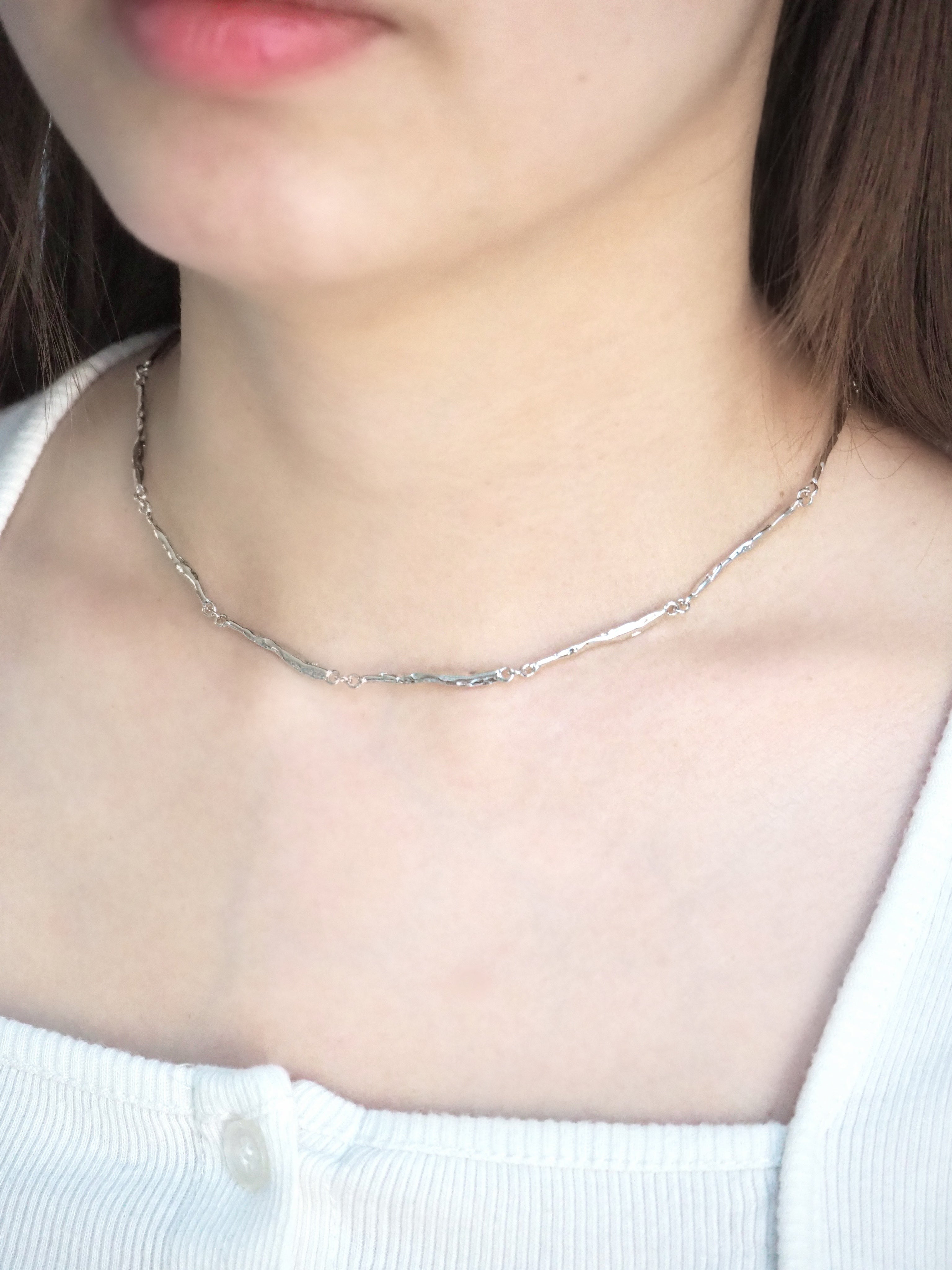 simple bar necklace