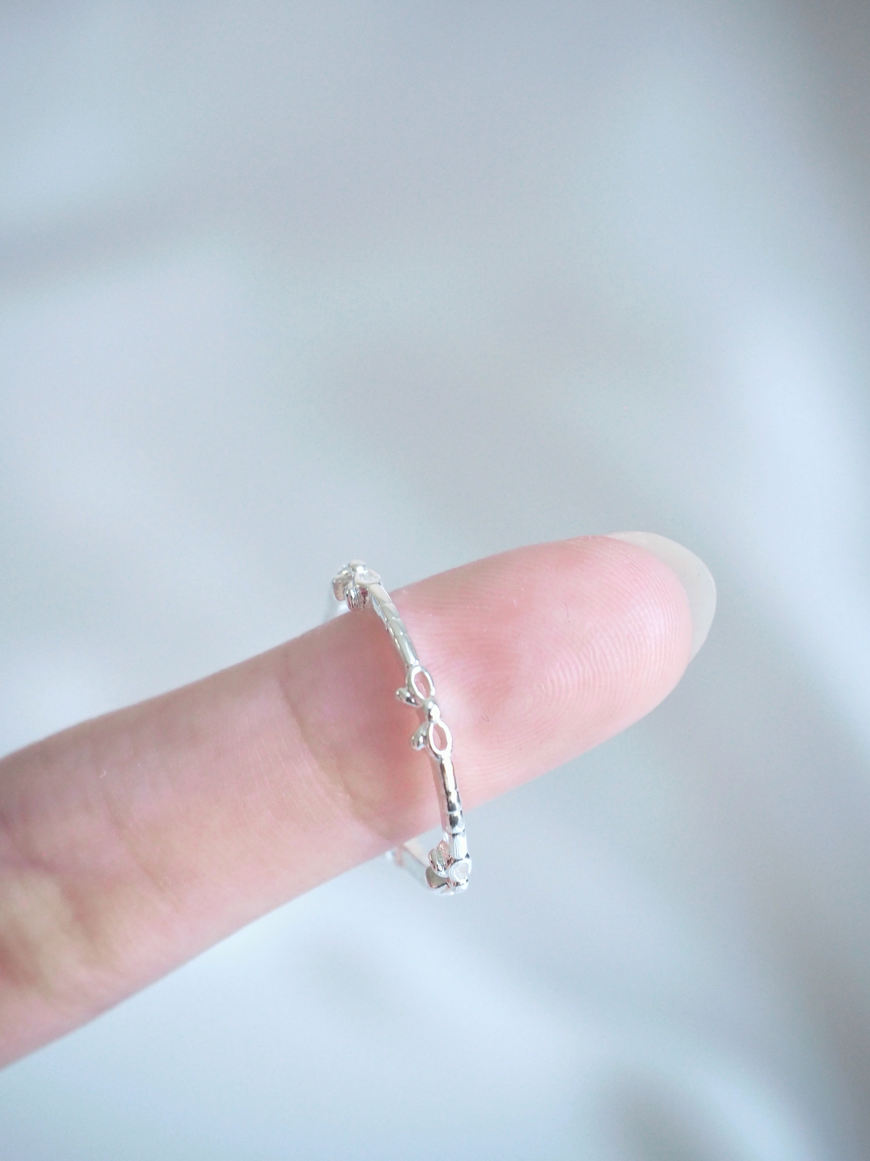 petit ribbon thread ring