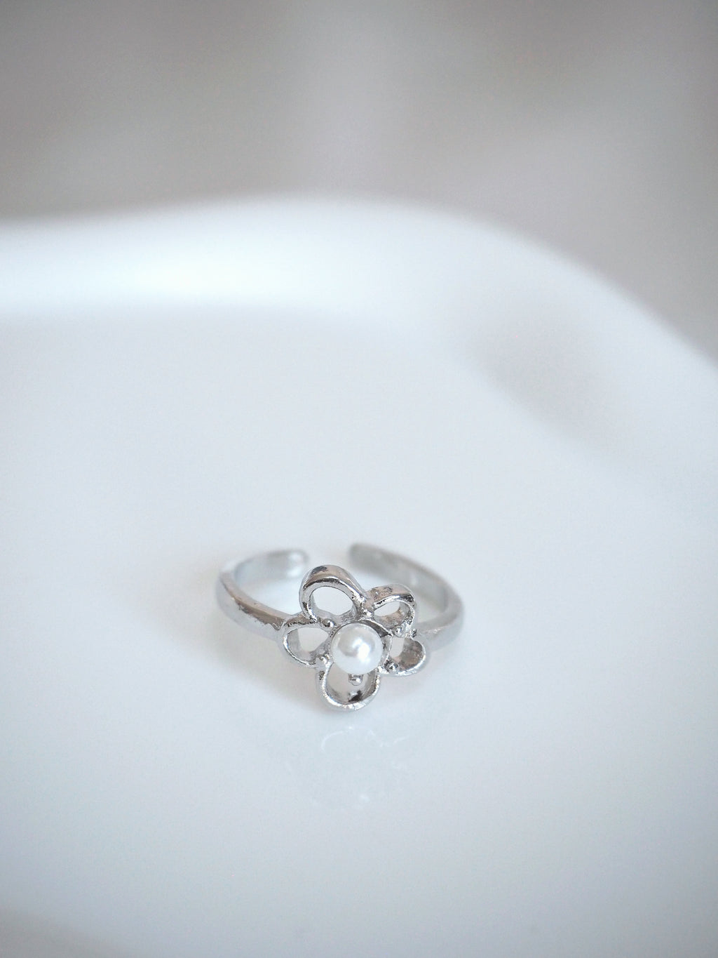 flower pearl ring