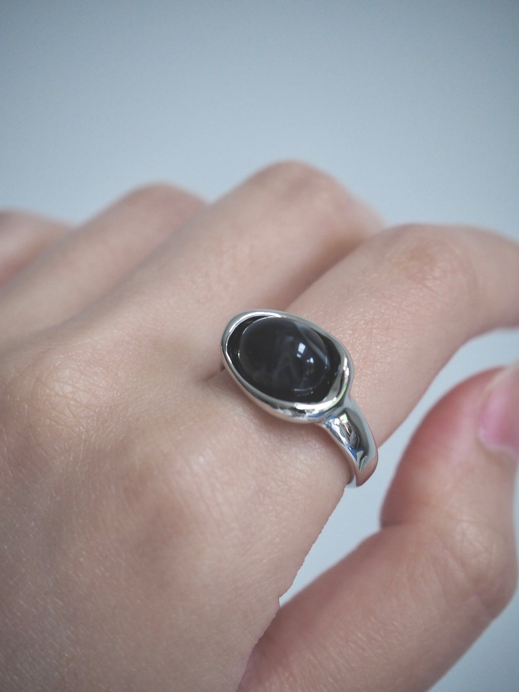 homaika gemstone ring