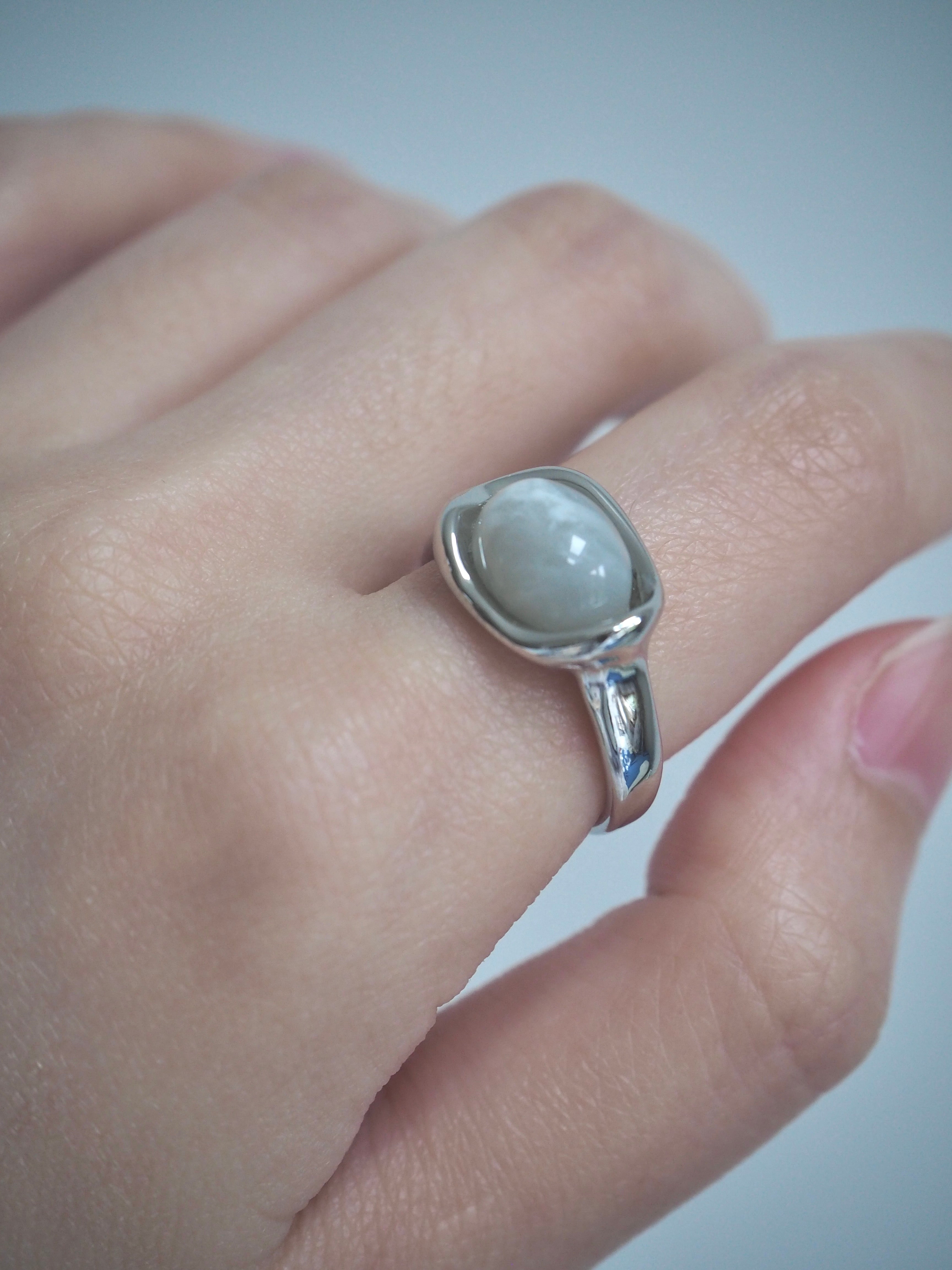 homaika gemstone ring