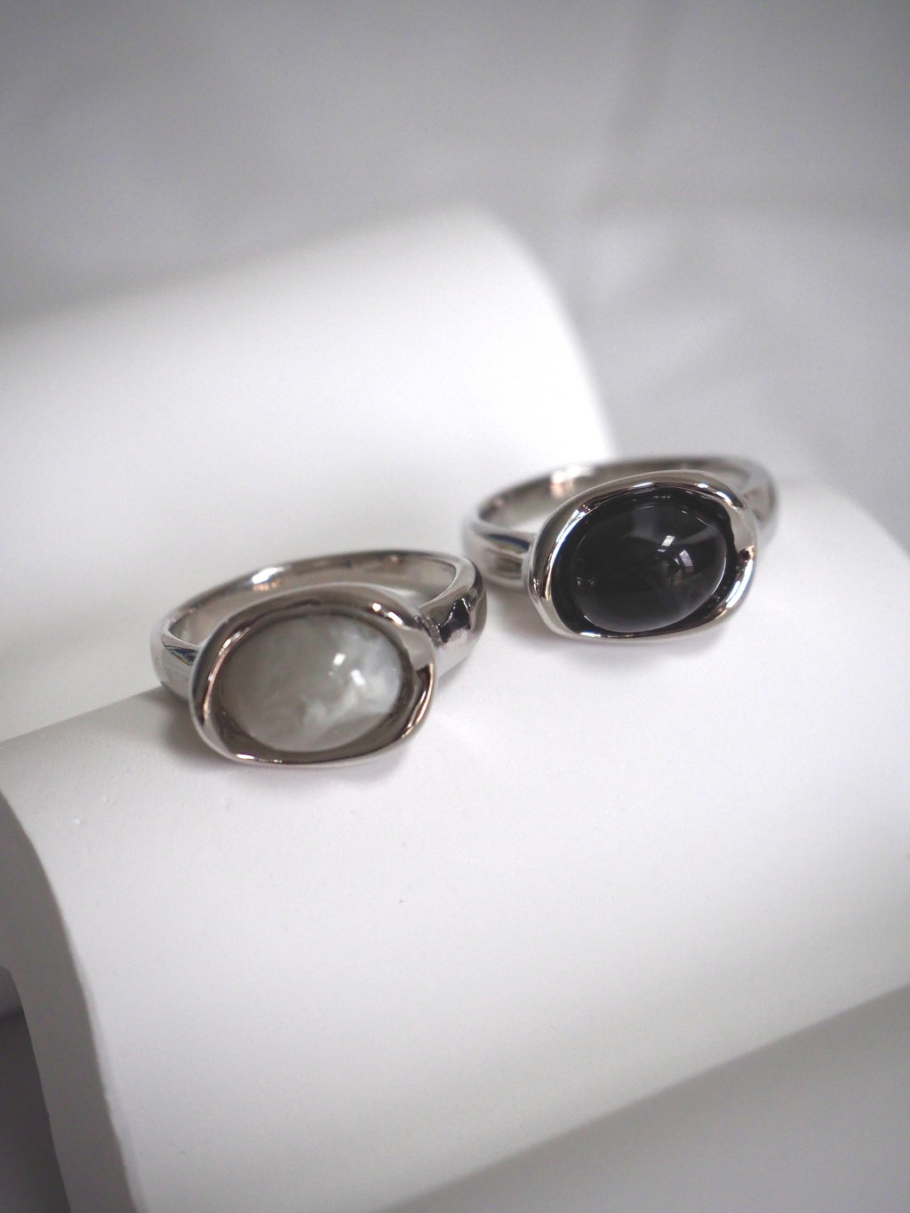 homaika gemstone ring