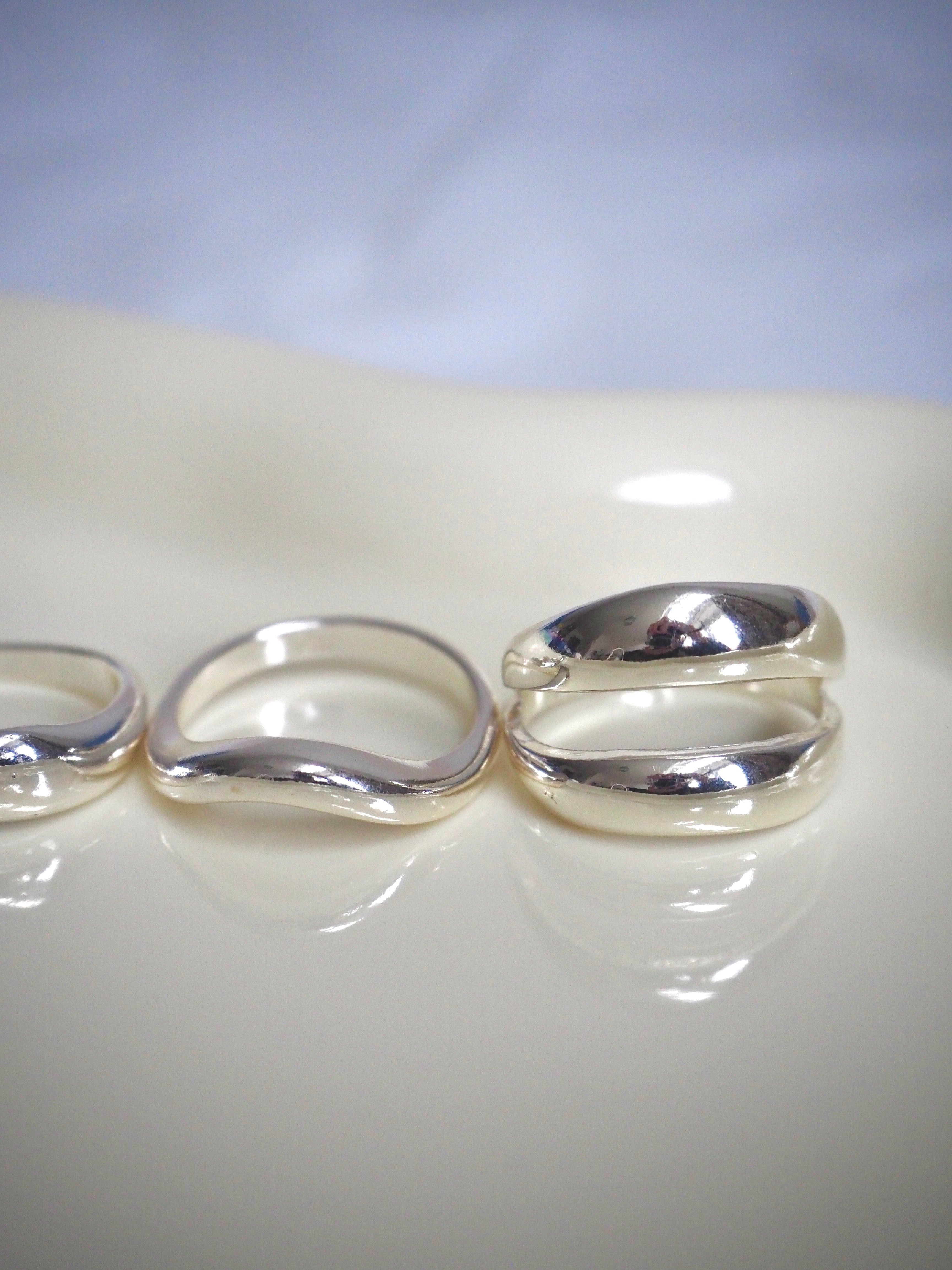 5-in-1 wave layered ring set