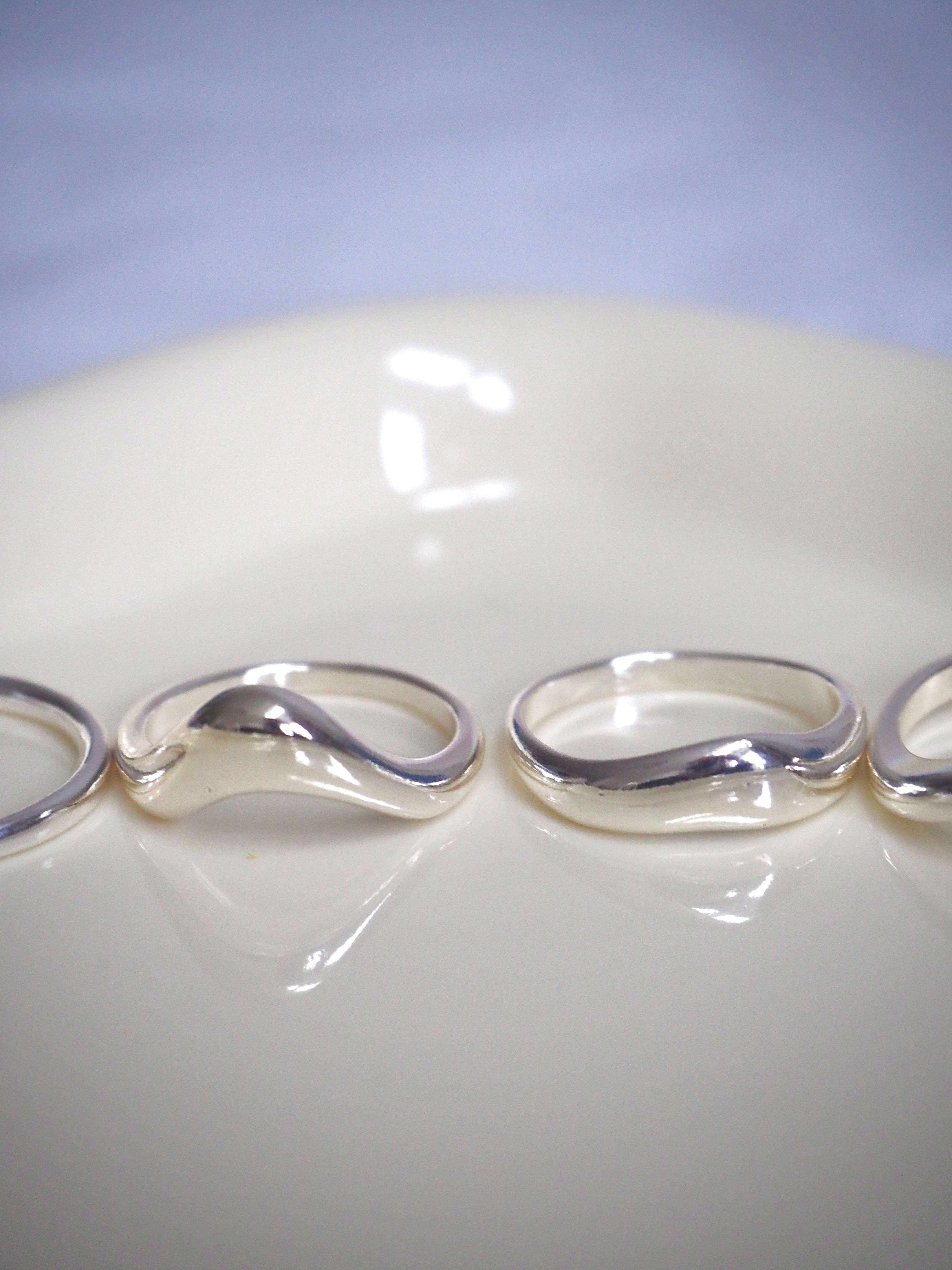 5-in-1 wave layered ring set