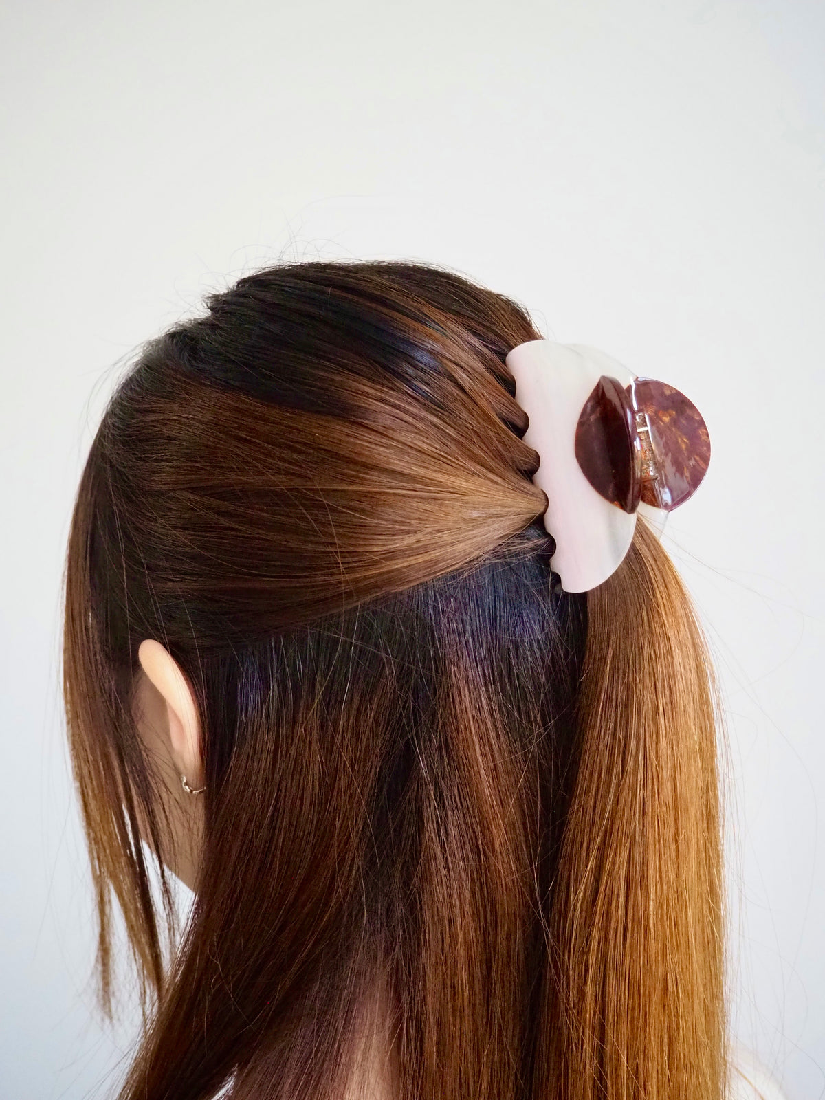 herringbone two-tone claw