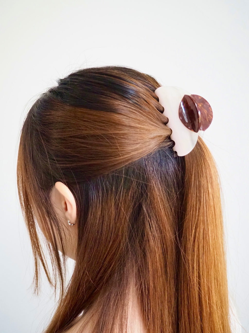 herringbone two-tone claw