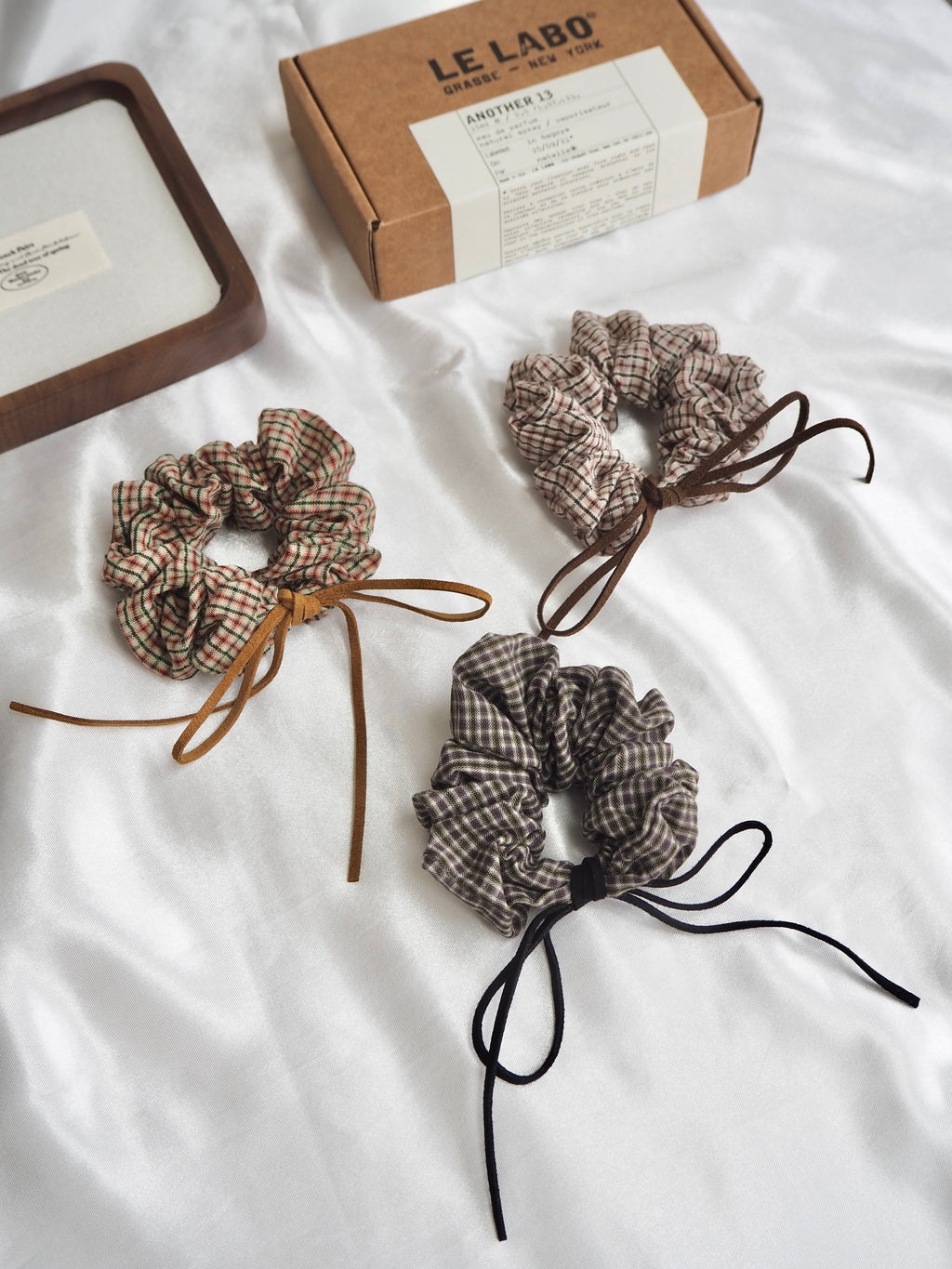 suede ribbon check scrunchie