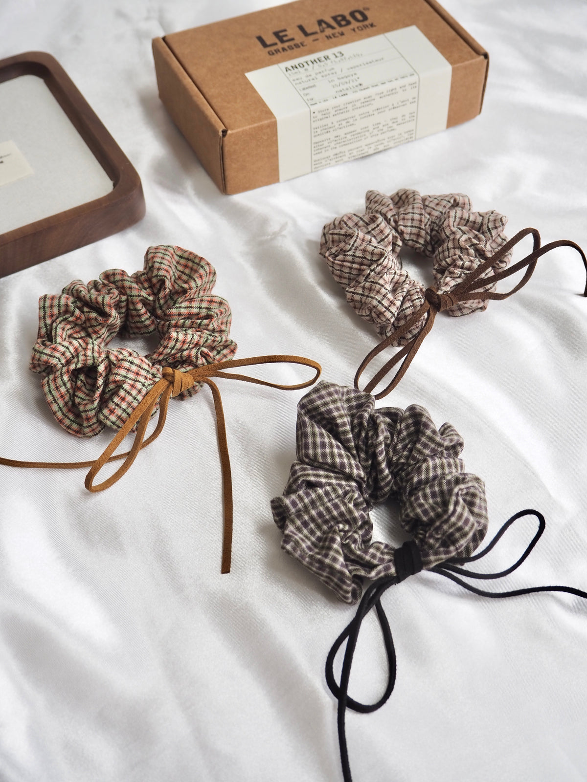 suede ribbon check scrunchie