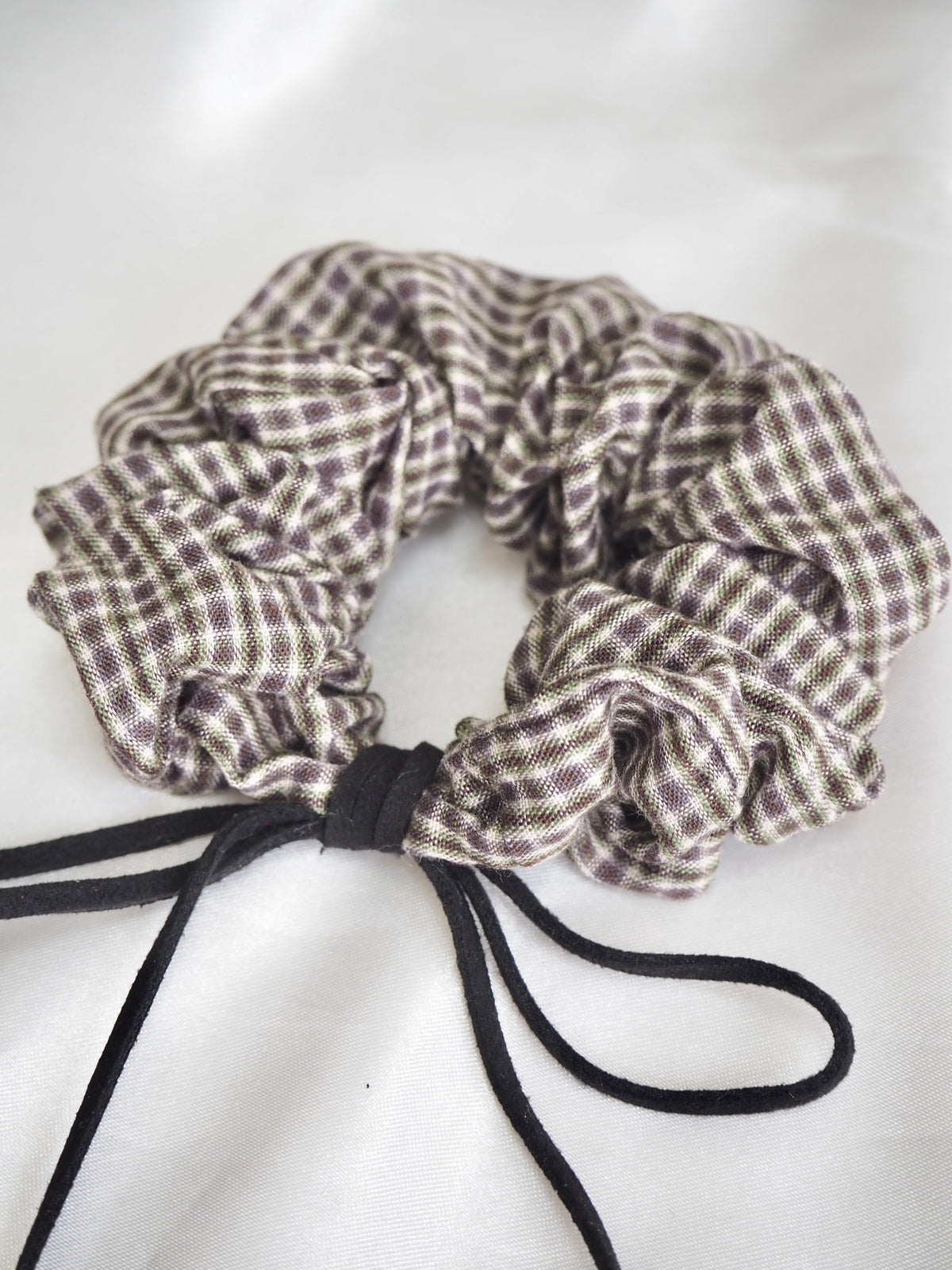 suede ribbon check scrunchie