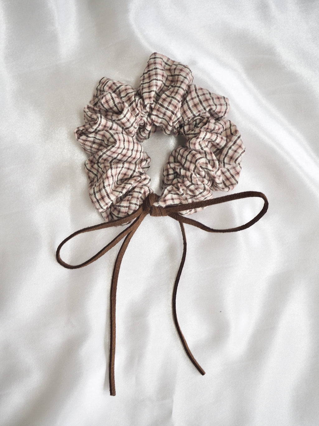 suede ribbon check scrunchie