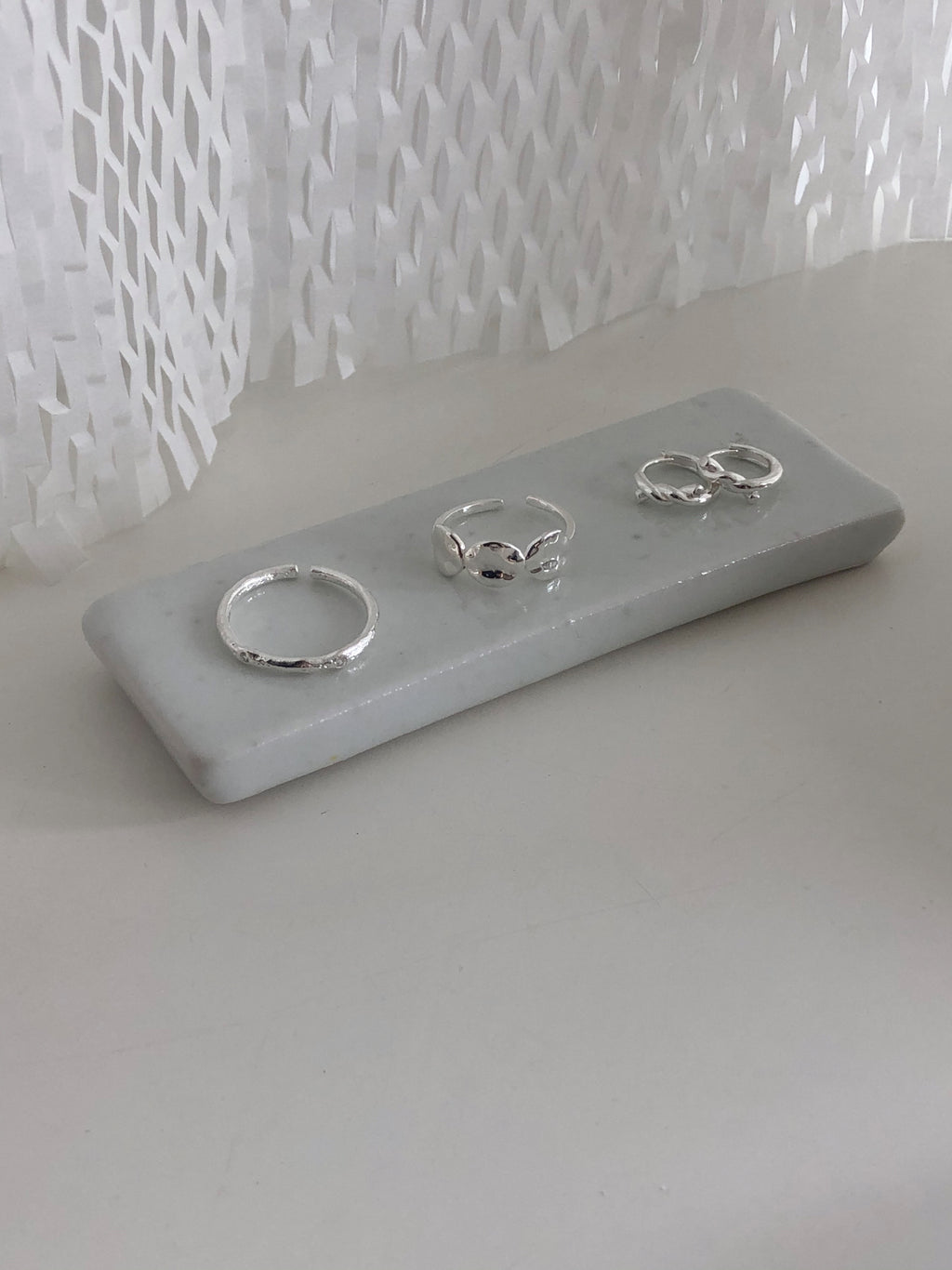 [925silver] textured cubic zirconia ring