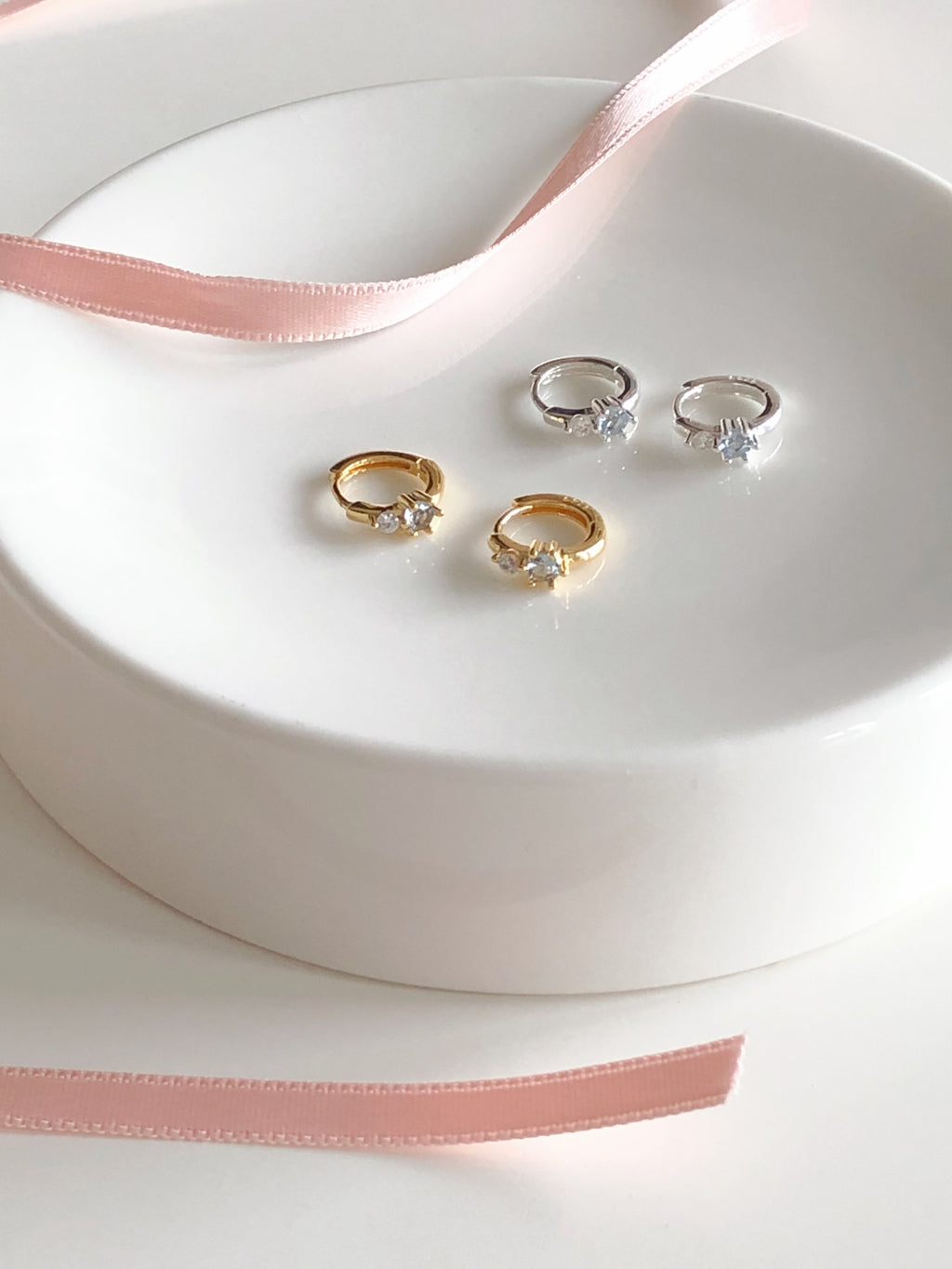 [925silver] double cubic zirconia huggie earrings