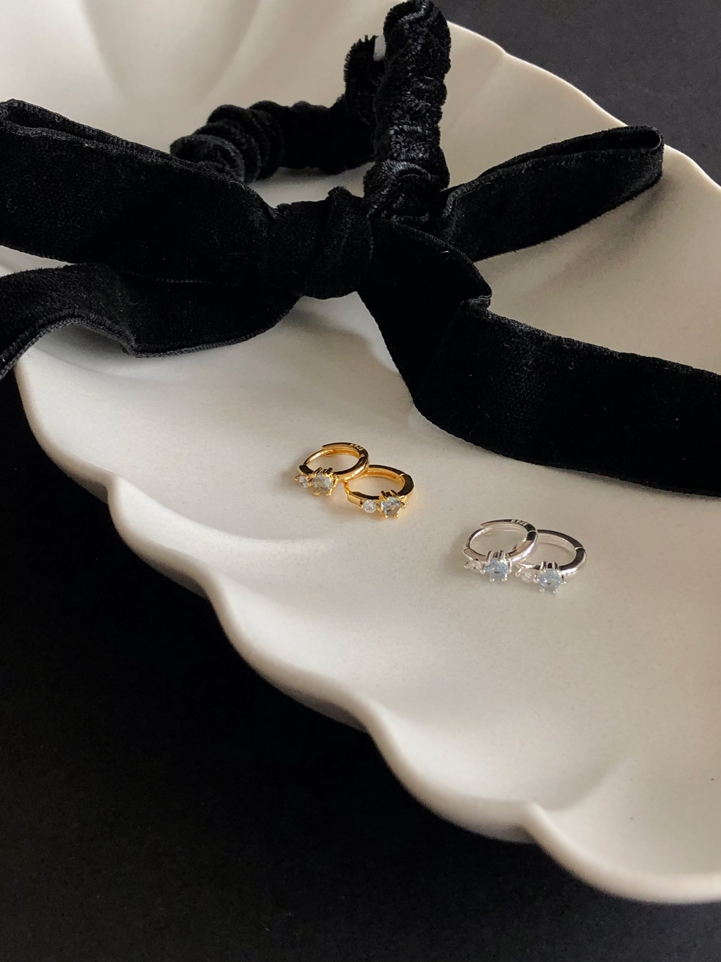 [925silver] double cubic zirconia huggie earrings