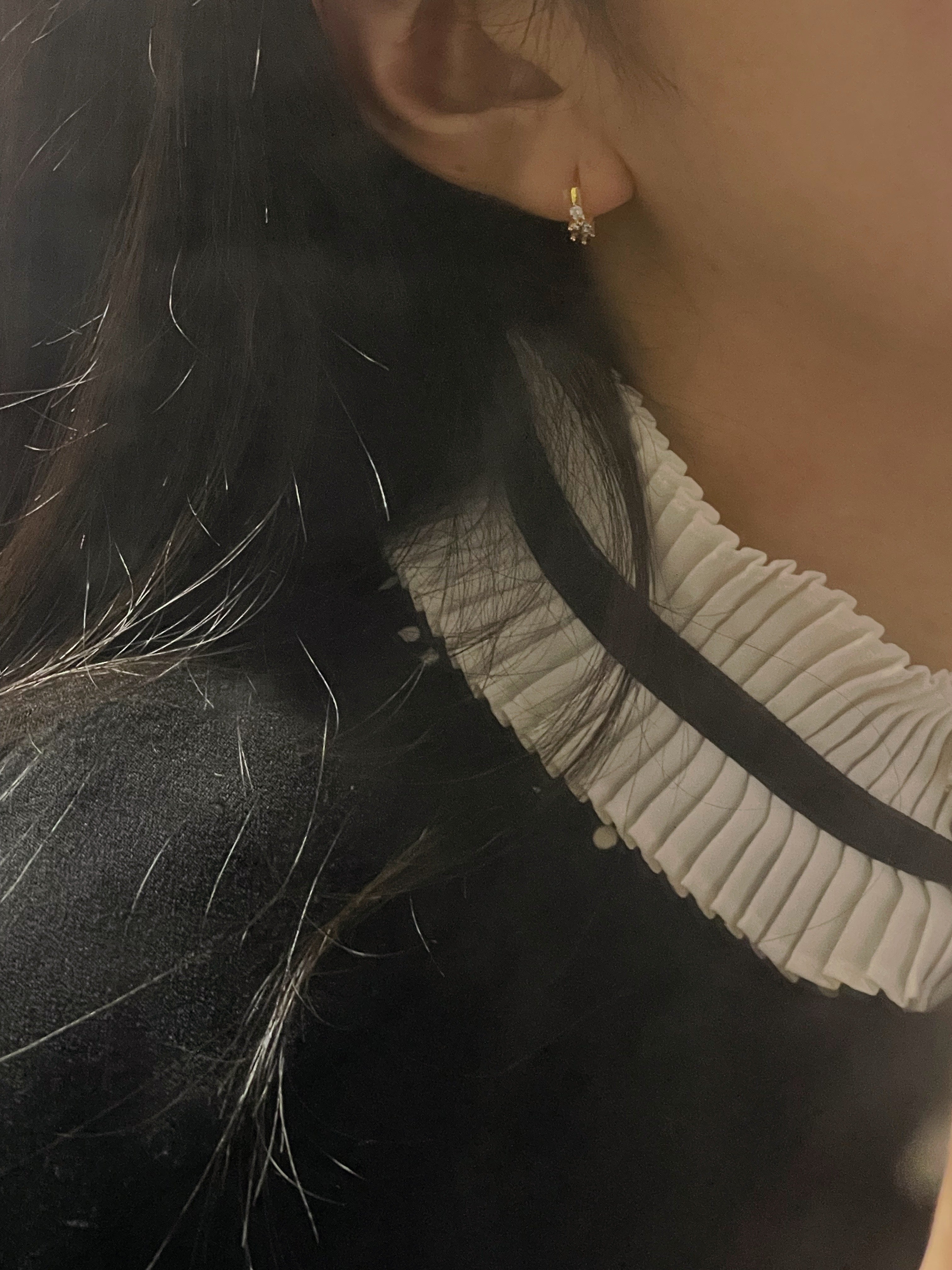 [925silver] double cubic zirconia huggie earrings