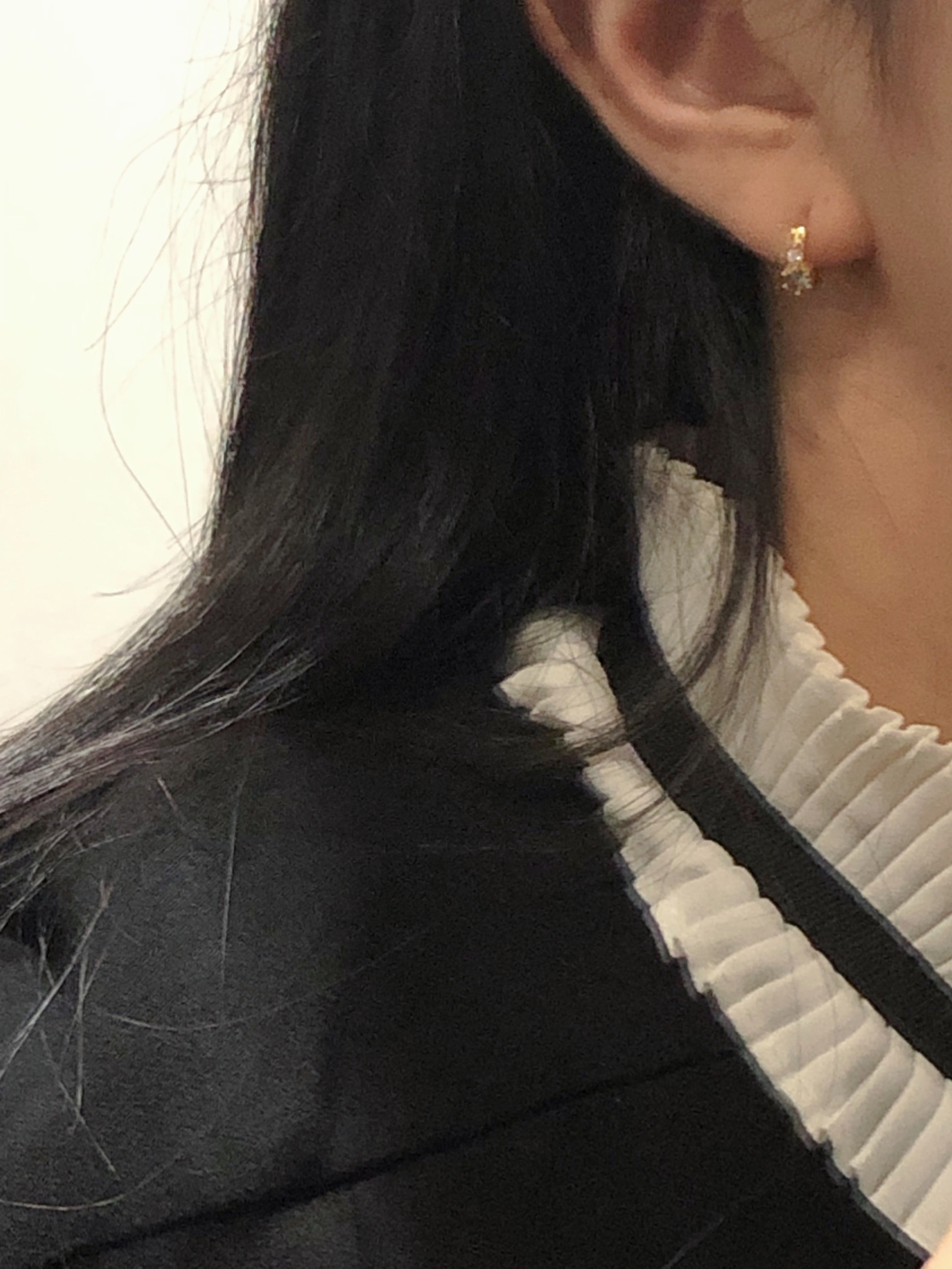 [925silver] double cubic zirconia huggie earrings